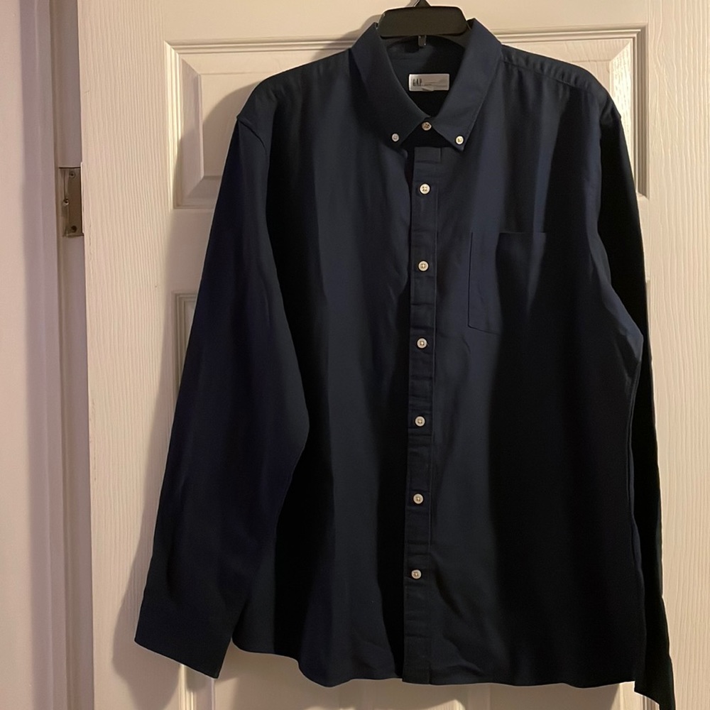 Gap long sleeve shirt